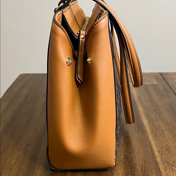 NWT Nanette Lepore Vegan Leather Logo Shoulder Bag Chocolate Vachetta - Picture 3 of 14